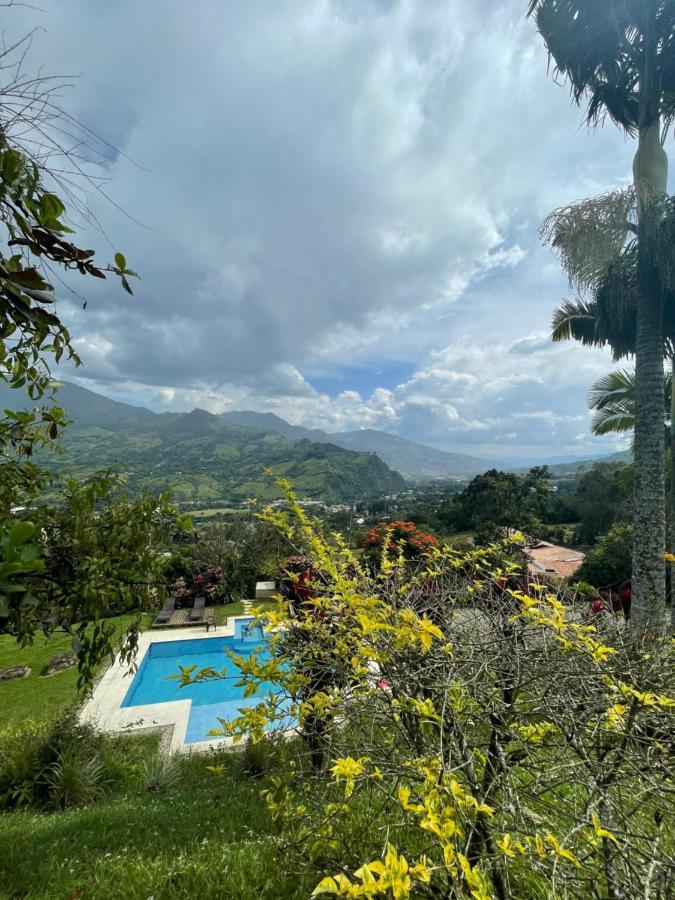 Finca Hotel Tierra Verde Girardota Exterior foto
